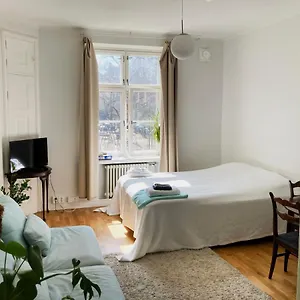 Apartment Bright One-room Studio In The Heart Of Kallio, Helsinki